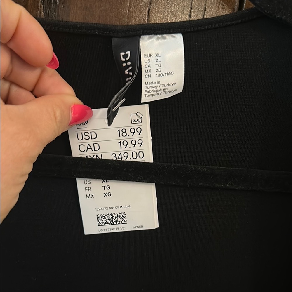 H&M Black Mini Sheath Dress Scoop Neck Cap Sleeves - Picture 3 of 4